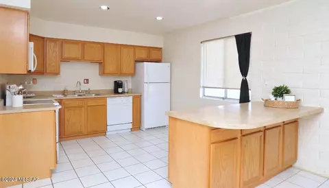 8450 E Old Spanish Trl #121, Tucson, AZ 85710