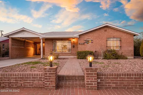 2717 E Manchester St, Tucson, AZ 85716