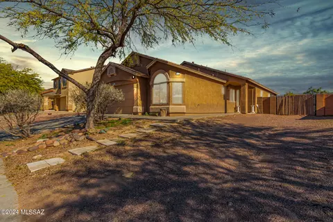 7479 S Brackenbury Dr, Tucson, AZ 85746