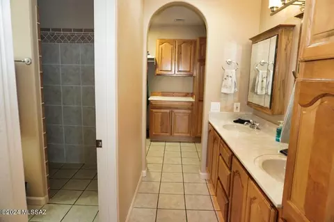 Bath - 910 E Cholla Ct, Pearce, AZ 85625 photo 1 of 7