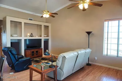 Living - 910 E Cholla Ct, Pearce, AZ 85625 photo 2 of 3