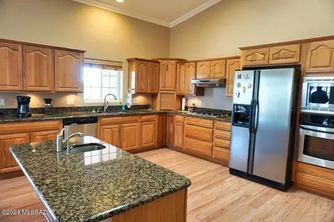 Kitchen - 910 E Cholla Ct, Pearce, AZ 85625 photo 1 of 7