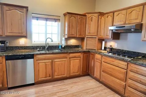 Kitchen - 910 E Cholla Ct, Pearce, AZ 85625 photo 2 of 7