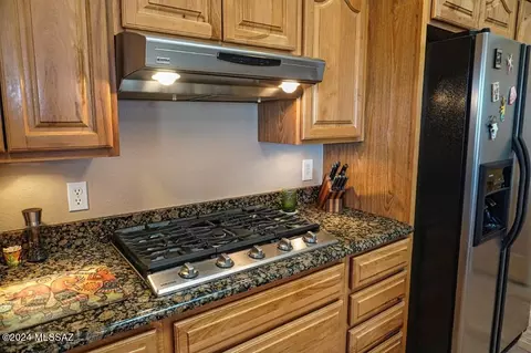Kitchen - 910 E Cholla Ct, Pearce, AZ 85625 photo 4 of 7