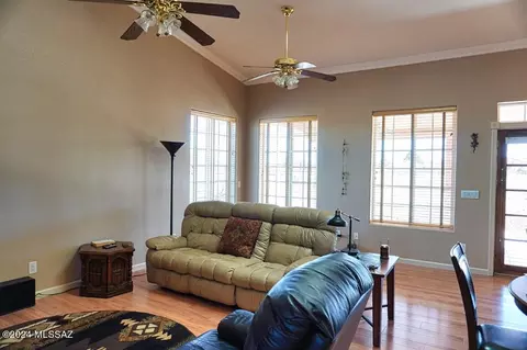 Living - 910 E Cholla Ct, Pearce, AZ 85625 photo 1 of 3