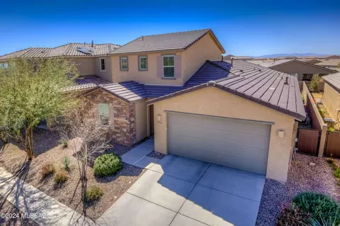 6826 E Via Arroyo Largo, Tucson, AZ 85756