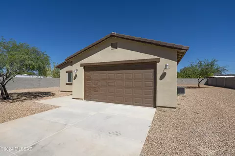 2960 E Kreisler Pl, Vail, AZ 85641
