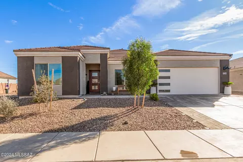 12477 W Old Farm Dr, Marana, AZ 85653