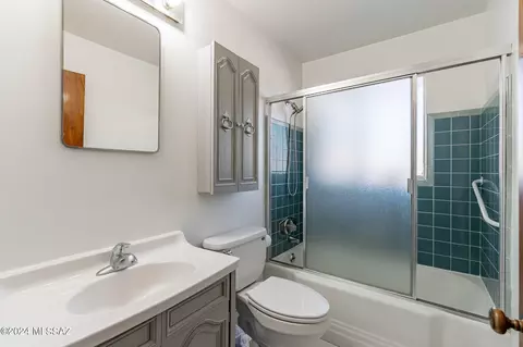 Bath - 5458 E 8th St, Tucson, AZ 85711 photo 3 of 4