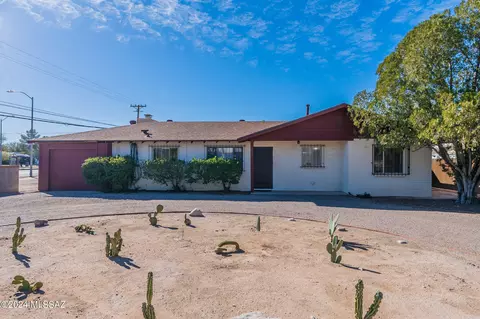5458 E 8th St, Tucson, AZ 85711