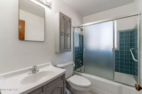 Bath - 5458 E 8th St, Tucson, AZ 85711 photo 4 of 4