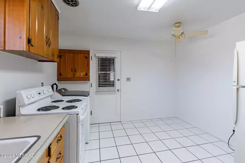 Kitchen - 5458 E 8th St, Tucson, AZ 85711 photo 5 of 7