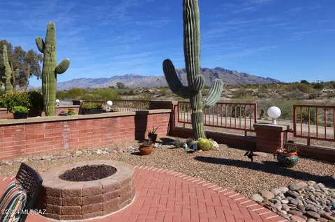 8684 N Johnny Miller Dr, Tucson, AZ 85742
