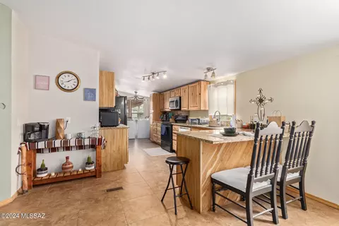 16597 W Doe Rd, Marana, AZ 85653