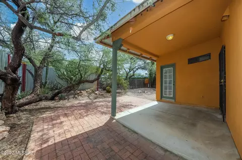 1742 E Hedrick Dr, Tucson, AZ 85719