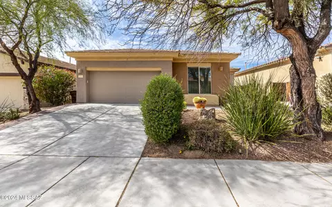 12643 N New Reflection Dr, Marana, AZ 85658