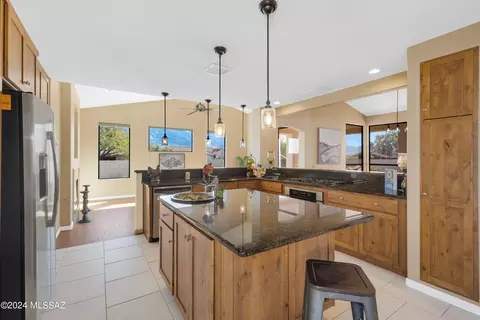 Kitchen - 64503 E Round Robin Ln, Saddlebrooke, AZ 85739 photo 4 of 8