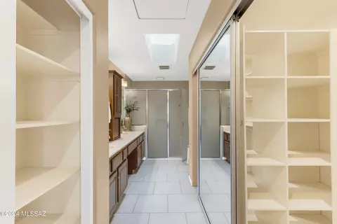 Bath - 64503 E Round Robin Ln, Saddlebrooke, AZ 85739 photo 1 of 4