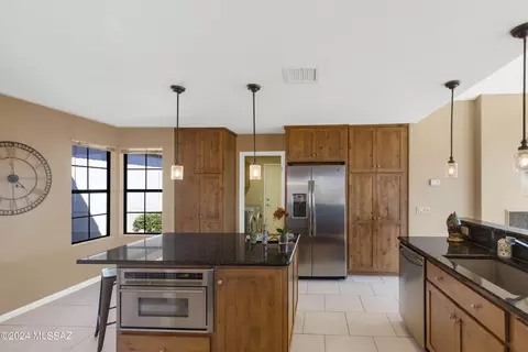 Kitchen - 64503 E Round Robin Ln, Saddlebrooke, AZ 85739 photo 6 of 8