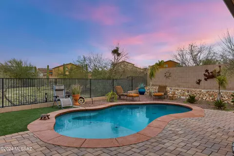 5026 W Triangle Leaf Ct, Tucson, AZ 85741