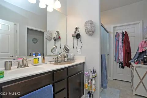 Bath - 12024 E Becker Dr, Vail, AZ 85641 photo 2 of 3