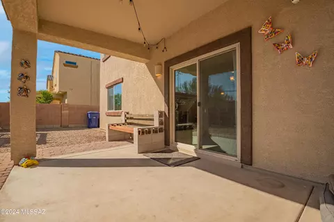 Exterior - 8868 E Abrams Loop, Tucson, AZ 85710 photo 7 of 9