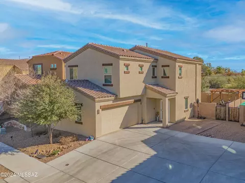 Exterior - 8868 E Abrams Loop, Tucson, AZ 85710 photo 2 of 9