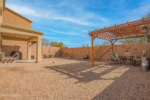 Exterior - 8868 E Abrams Loop, Tucson, AZ 85710 photo 8 of 9