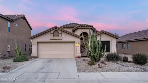 7970 W Star Catcher Dr, Tucson, AZ 85743