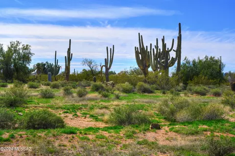 W Bramie Place, Tucson, AZ 85743