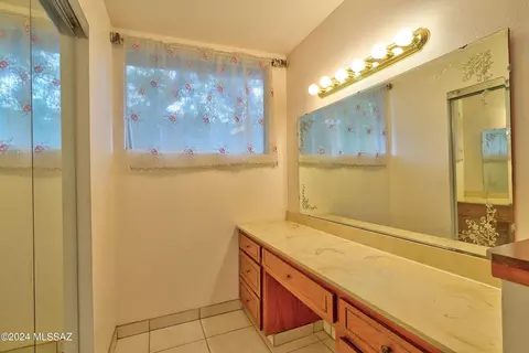 Bath - 6122 E Hampton St, Tucson, AZ 85712 photo 1 of 4