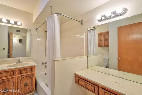 Bath - 6122 E Hampton St, Tucson, AZ 85712 photo 3 of 4