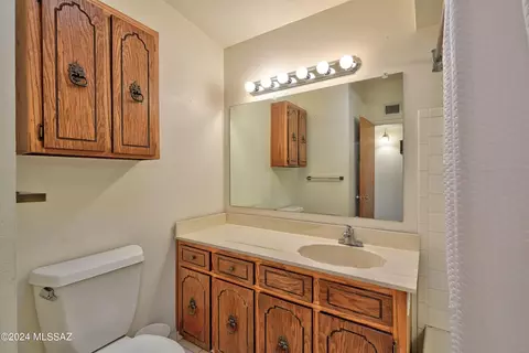 Bath - 6122 E Hampton St, Tucson, AZ 85712 photo 4 of 4