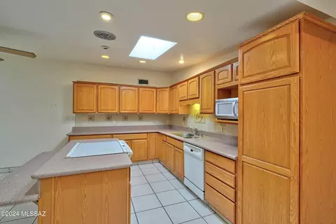 Kitchen - 6122 E Hampton St, Tucson, AZ 85712 photo 3 of 6