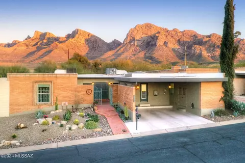 10160 N Valle Del Oro Dr, Tucson, AZ 85737