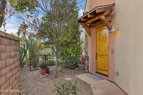 Exterior - 502 E Cedarvale Rd, Tucson, AZ 85704 photo 3 of 15