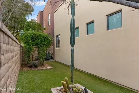 Exterior - 502 E Cedarvale Rd, Tucson, AZ 85704 photo 7 of 15
