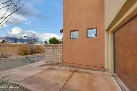 Exterior - 502 E Cedarvale Rd, Tucson, AZ 85704 photo 14 of 15