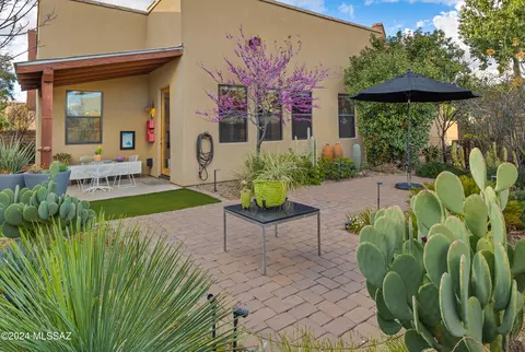 Exterior - 502 E Cedarvale Rd, Tucson, AZ 85704 photo 10 of 15