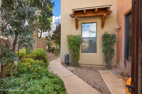 Exterior - 502 E Cedarvale Rd, Tucson, AZ 85704 photo 2 of 15