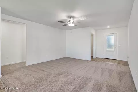 7609 S Meadowsweet Ct, Tucson, AZ 85757