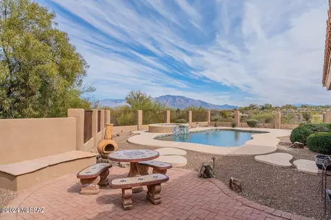 6061 N Desert Foothills Dr, Tucson, AZ 85743