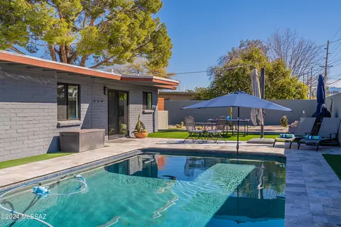 5702 E Seneca St, Tucson, AZ 85712