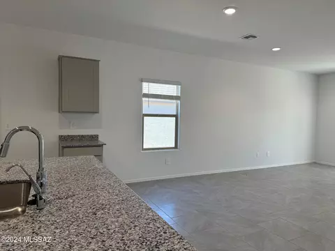 Living - 680 W Wilkinson St, Vail, AZ 85641 photo 1 of 2