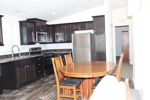 1446 E Morris Ln, Benson, AZ 85602 photo 7