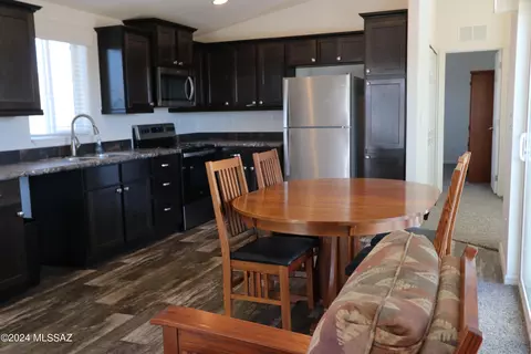 1446 E Morris Ln, Benson, AZ 85602 photo 8