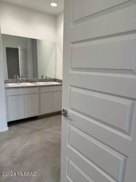 Bath - 686 W Wilkinson St, Vail, AZ 85641 photo 1 of 3