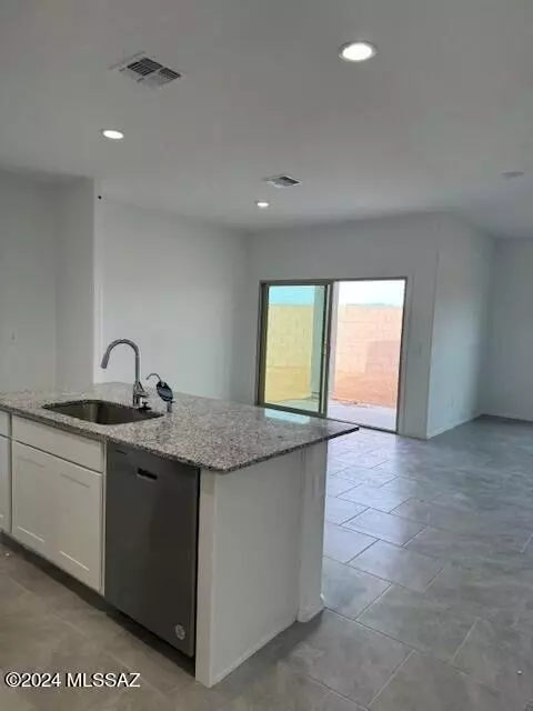 Kitchen - 686 W Wilkinson St, Vail, AZ 85641 photo 2 of 2