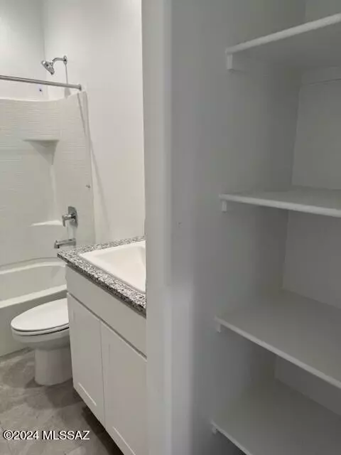Bath - 686 W Wilkinson St, Vail, AZ 85641 photo 3 of 3