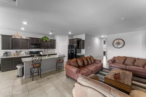 Living - 12032 E Becker Dr, Vail, AZ 85641 photo 4 of 4